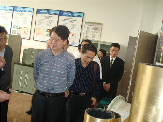 總經(jīng)理陪同廈門市領(lǐng)導拜訪重慶大學